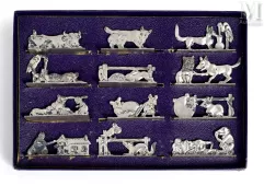 Série de 12 porte-couteaux en métal argenté--img1