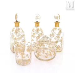 DELVAUX, 18 rue Royale (Paris)-Service en verre et rehauts d'or-img1