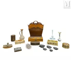 MANNETTE à thématique bibelots comprenant:--img1