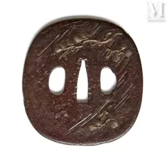 JAPON, Époque Edo, XIXe siècle-Tsuba hokei-gata en fer-img1