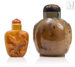 CHINE, XIX - XXe siècle-Ensemble de deux tabatières en agate sculptée-img1