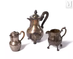 Lot de verseuses en argent--img1