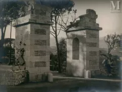 **MAN RAY (1890-1976)-Max Ernst à l'entrée du Château de Clavary, c. 1920-img1