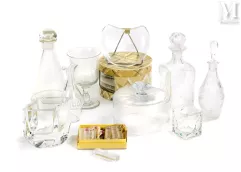 Réunion  de diverses pièces en cristal--img1