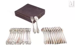 Ménagère en argent de 71 pièces; ;--img1