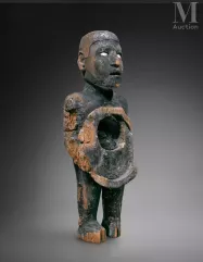 Statue de jeune homme--img1