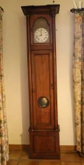 Horloge rustique en bois de style Empire. 19ème siècle--img1