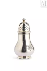 Petit saupoudroir en argent,--img1