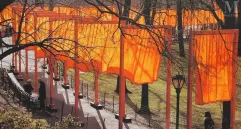 et Jeanne-Claude CHRIST-Gates and Orange Curtains : Central Park New York, 2005-img1