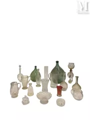 MANNETTE à thématique verrerie et cristal comprenant :--img1