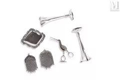 Lot d'objets de vitrine--img1