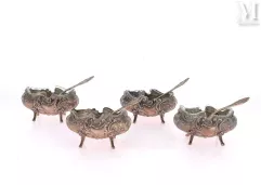 Paire de salières et poivrières quadripodes en argent 800°°--img1