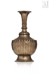 Beau flacon moghol "Surahi"-Inde moghole, Deccan, XVIIIe siècle-img1