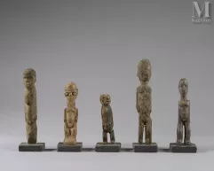 Ensemble de 5 statuettes féminines et masculines--img1