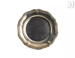 Plat rond en argent;--img1