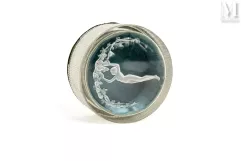 René Jules LALIQUE (1860 - 1945)-"Une figurine et raisins"-img1