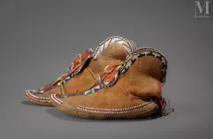 Paire de mocassins perlés--img1