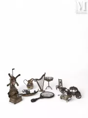Objets miniatures en argent comprenant:--img1