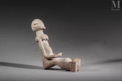 Personnage assis--img1