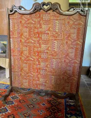 Lot de petit mobilier comprenant:--img1