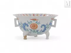 JAPON, XVIIIe siècle-Brûle-parfum en porcelaine-img1